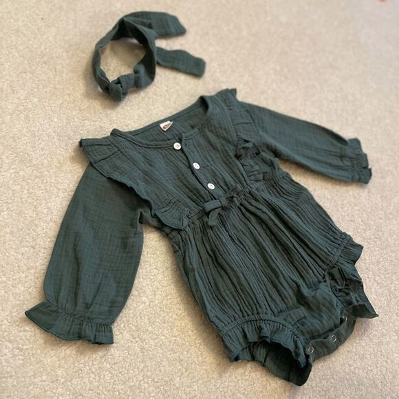 Baby girl green ruffle onesie w/ headpiece 6-9 mo. - Picture 5 of 15